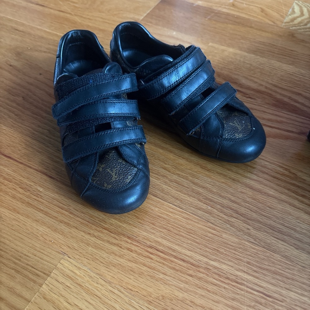 Black Leather Velcro Sneakers